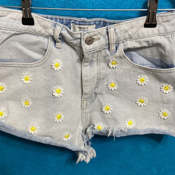 EUC Forever 21 short shorts. - Picture 2 of 4